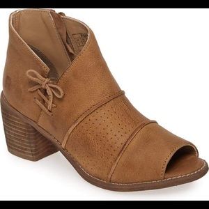 Katherine Open Toe Bootie
ROAN